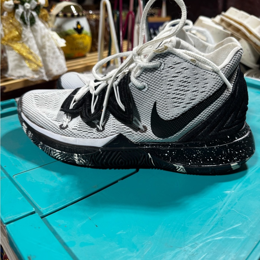 Nike Kyrie 5 “Oreo” High-Top Sneakers